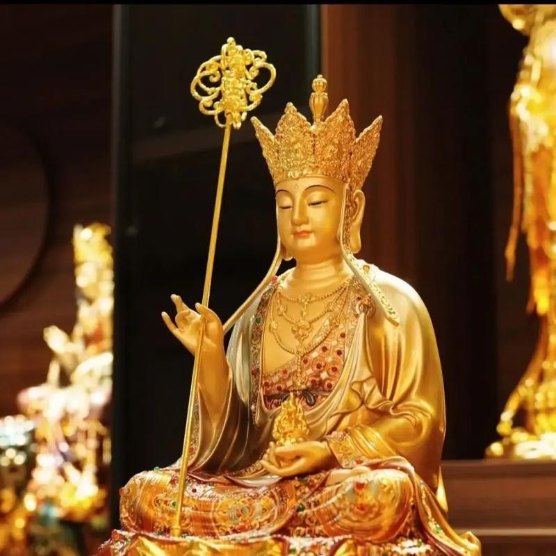 Jizo Bodhisattva photo, showing overall Buddha statue and exquisite details
