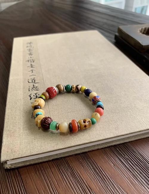 Tibetan special prayer beads display image, showing overall appearance and exquisite craftsmanship